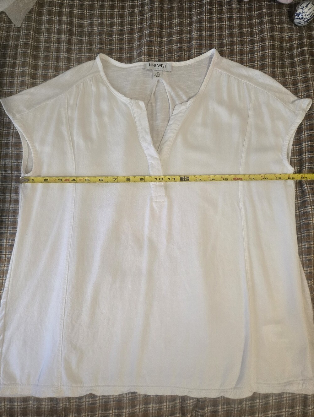Nine West White Split V-Neck Blouse Size M - Picture 3 of 6